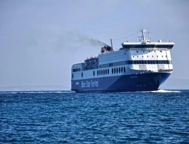 Τήνος: 20χρονος έπεσε μαζί με το σκύλο του από πλοίο μέσα στη θάλασσα